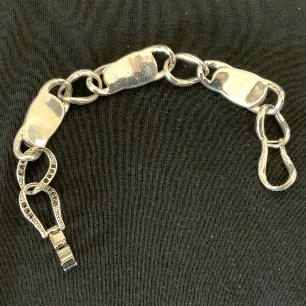 Green and Silver Colored Bracelet - Picture 3 of 5
